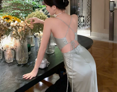 纯欲风甜美辣妹性感收腰显瘦吊带裙豆沙绿仿醋...