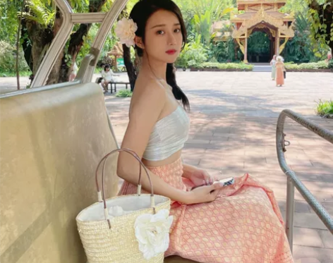 鞠婧祎网红同款西双版纳傣族小清新夏季影楼艺...