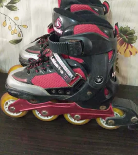 儿童专业轮滑鞋，结实，稳当，安全。网上百拾...