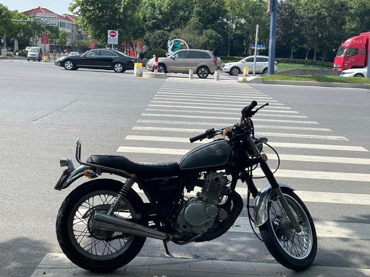铃木GN250 SUZUKI复古摩托车