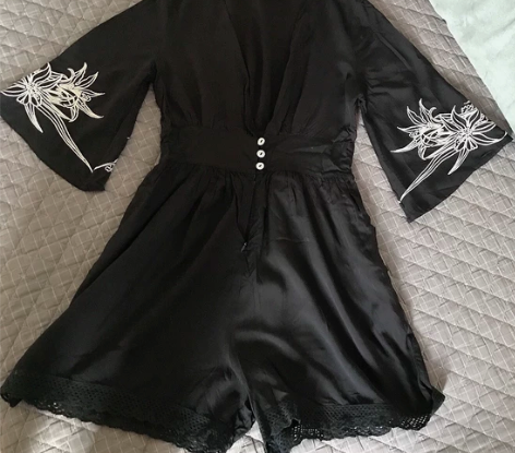 欧货刺绣纯棉连体裤 全新无吊牌,里面需要穿...