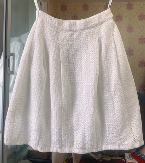 S码全新白色半身中裙！不长不短刚刚好，很优...