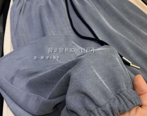 休闲裤，黑色，未穿转 感兴趣的话点“我想要...