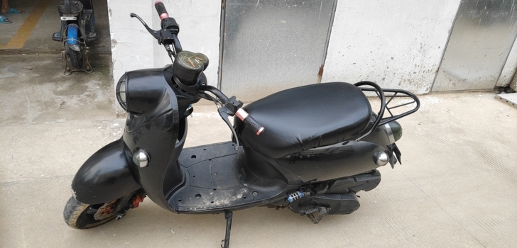 小鬼，助力车，125发动机。