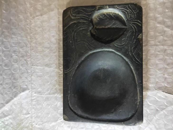 明代刻花老砚台 端砚 一块喜欢的老板看好...