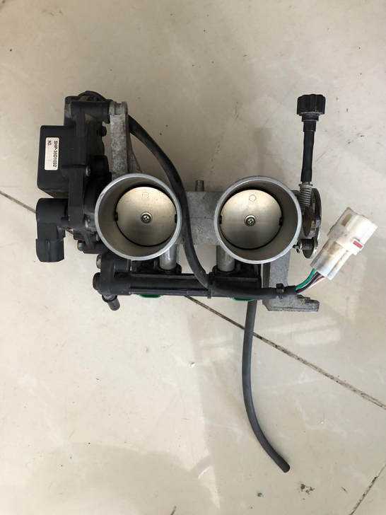 川崎小忍者300 ninja300 节气门...