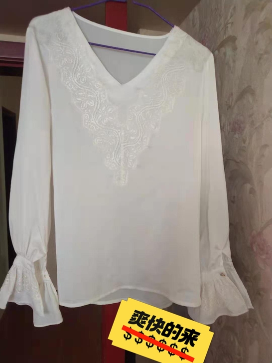 九成新专柜货，素色缎面材质，柔软透气特别亲...