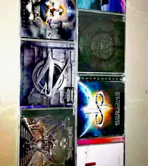 Strapping Young Lad主唱...