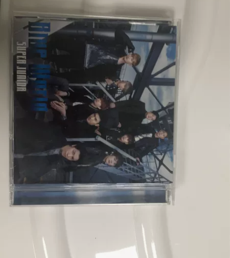 superJunior  专辑。 外壳有损...