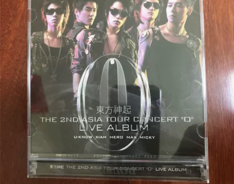 东方神起：韩版2巡con“o”live a...
