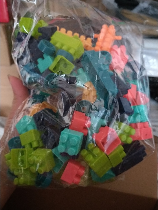 儿童益智积木，4元，全场满25包邮