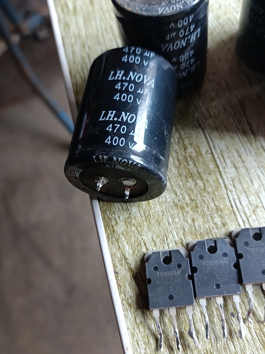 电子元件，瑞凌焊机200焊机上拆下来的