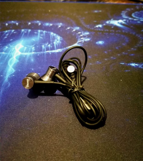 万魔耳机 自用几个月 音质还不错 满足日常...