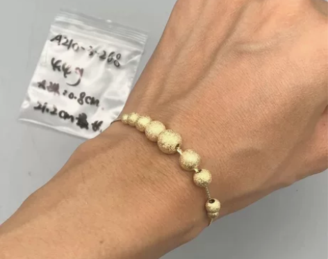 意大利纯银鎏金手链。 款式和工艺都挺好的。...