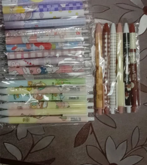 24支不同图案黑色中性笔，11元包邮，偏远...