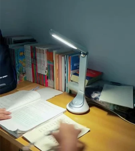 LED美的护眼灯阅读灯台灯读书灯暖光灯学习...