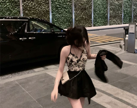 甜美TIMI 法式碎花挂脖吊带背心女夏外穿...