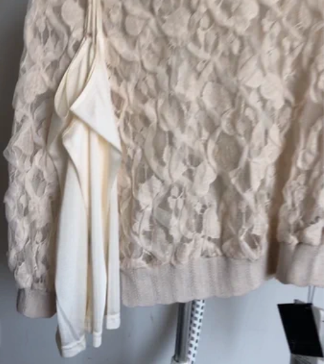 朝花夕拾439元上衣，全新，便宜清，有合适...