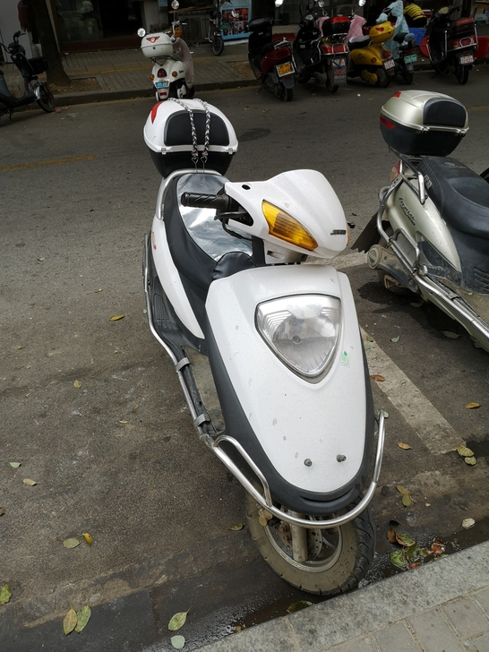 二手踏板摩托车出售