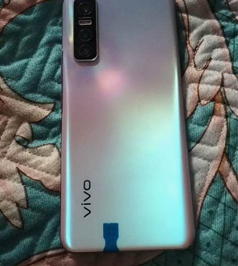 vivoy73s   8+128屏幕新，偶...