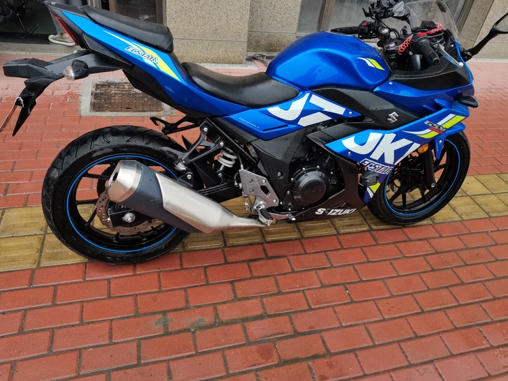 17年上牌铃木gsx 250，手续齐全