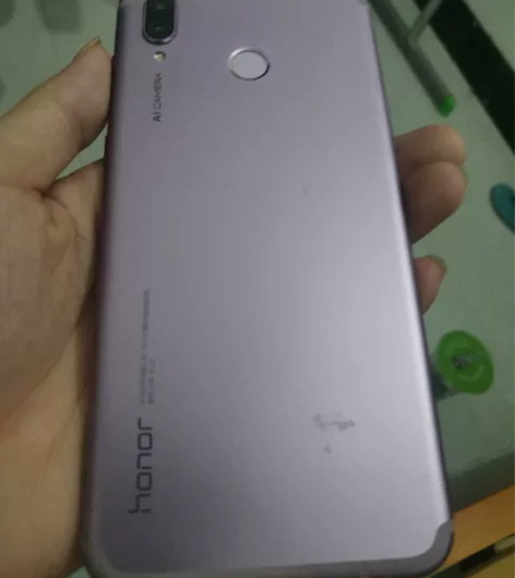 荣耀play 处理器970。屏幕右上角有。...