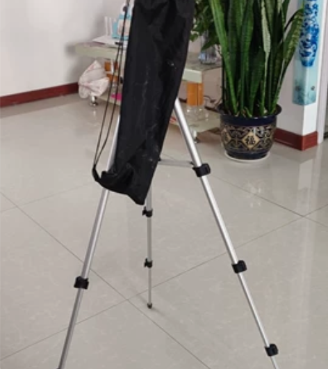 自己闲置物品给需要的朋友的中兴4G手机。平...