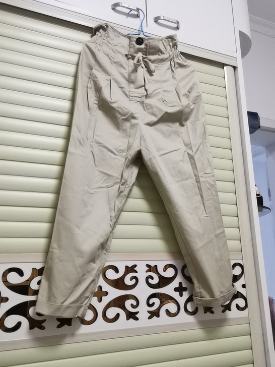 全新蘑菇小象的裤子，面料舒服有光感，