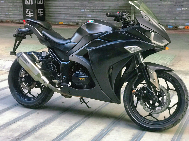 二手摩托机车品牌型号 磨砂黑R3