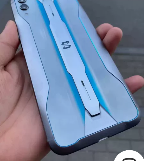 黑鲨2pro 12+256 99新 电竞手...