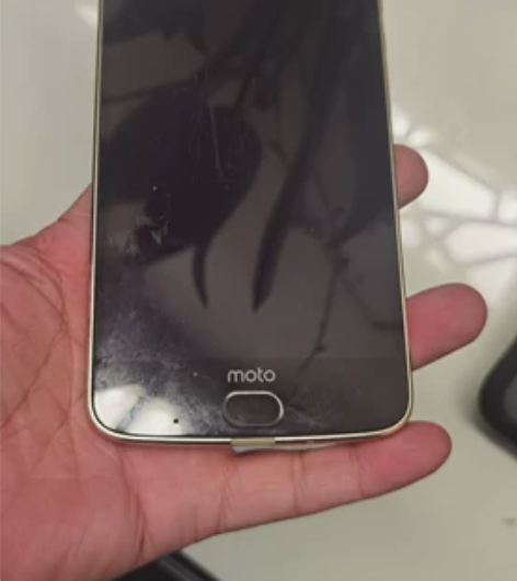 Moto直播手机，无人值守，用不着，转卖了...