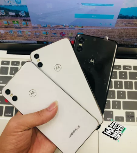 摩托罗拉p30paly MOTO  xt1...