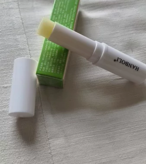 凡士林润唇膏，秋天嘴唇干燥一直用这款。全新...