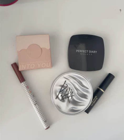 彩妆套装 几乎全新 全套出intou 眼影...