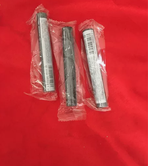 艾杜纱睫毛膏磨砂版 全新正品 只有3支 囤...