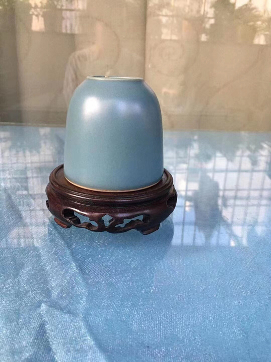 民国仿明万历文房水盂，釉水浓厚，器型圆润饱...