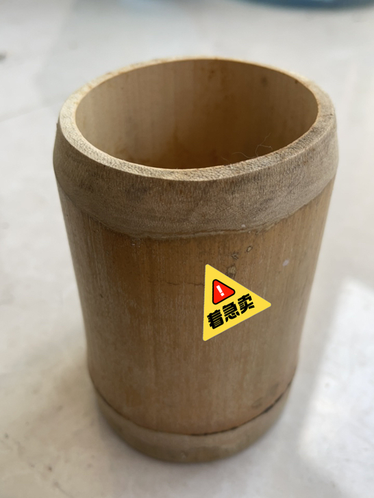 去年玩的时候买的70块，说是百年竹子做的到...