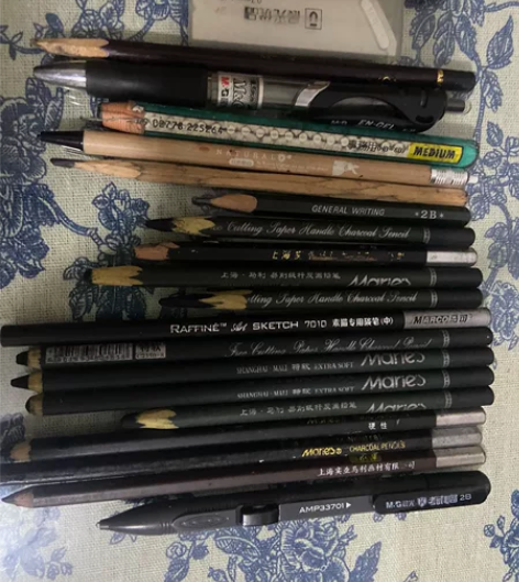 专业素描工具，主要是铅笔，有需要的来，给钱...