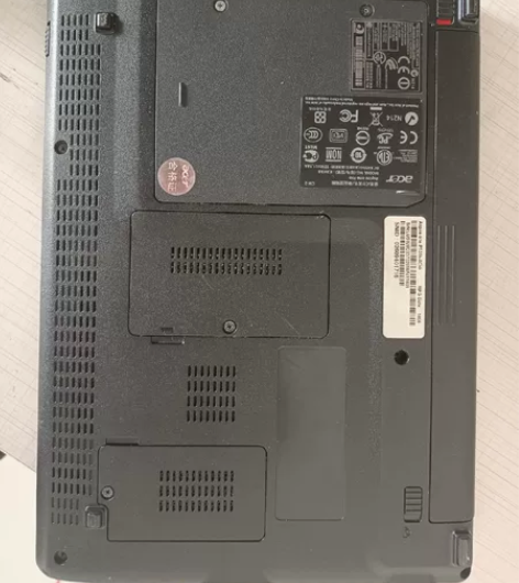 出售台湾产的宏碁笔记本一台，出差买的10寸...