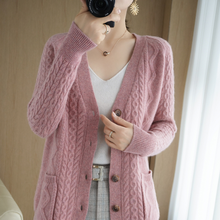 秋冬新款V领羊绒衫女开衫妞花针织保暖外套纯...