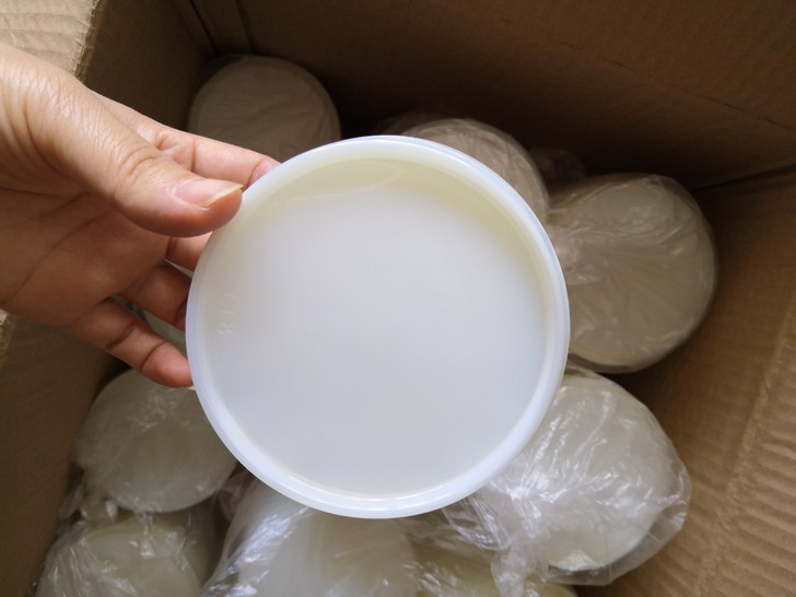 一次性冰淇淋碗盖平盖98cm乳白平盖，卖冷...