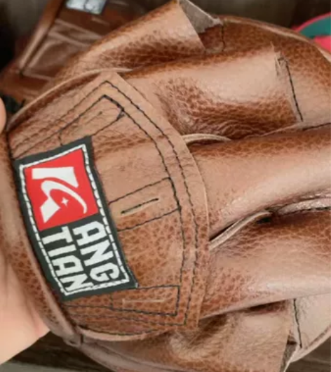 拳击搏击纯牛皮棕色剃刀露指小手靶 现做。支...