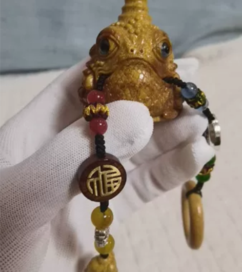 竹根雕金蟾，精选用上好老玉竹根，由竹雕非遗...