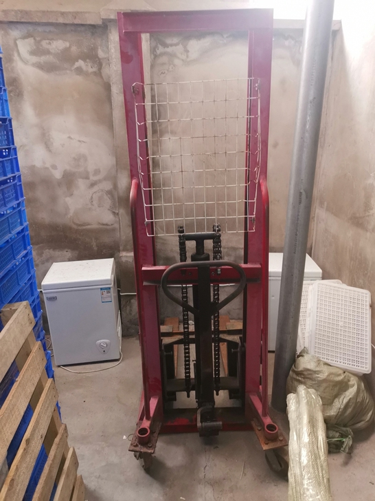 液压车完好无损无修。因公司转型无需在用低价...