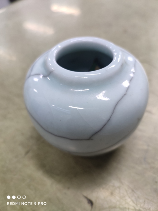 青瓷水盂，民国或建国初的，釉水肥厚，完整无...