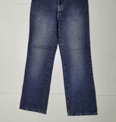 男士牛仔裤 全新 臀半围56公分 腰半围4...