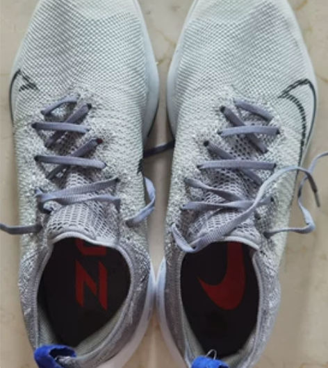 Nike耐克运动跑步鞋，灰黑搭配，几乎全新...