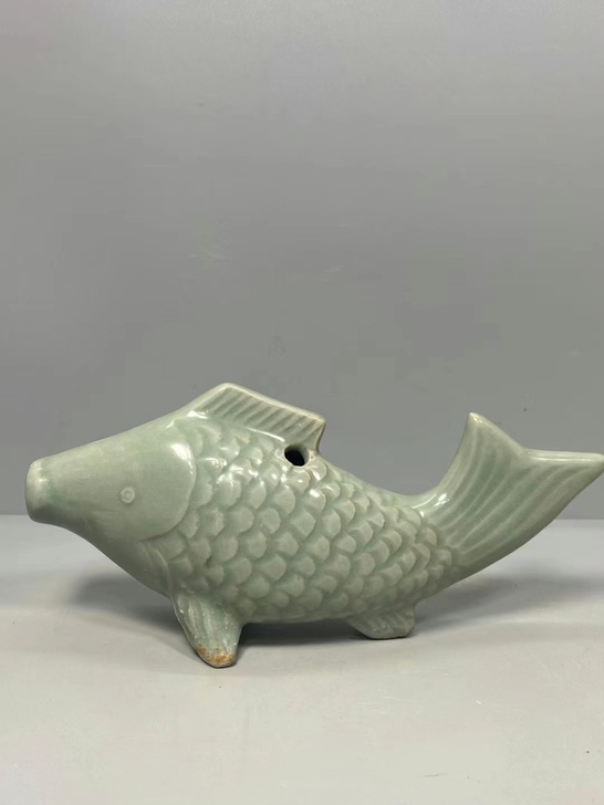 宋代龙泉窑鱼形洗