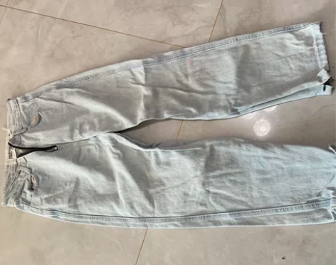 牛仔裤28一件50两条 感兴趣的话点“我想...