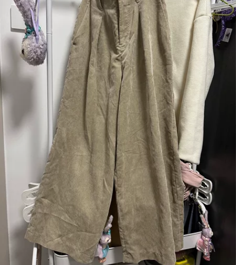 灯芯绒阔腿裤 日系 复古 舒服 感兴趣的话...